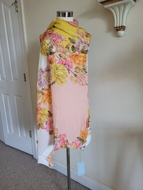 Antonio Melani Shawl. 64"×40" Skarf